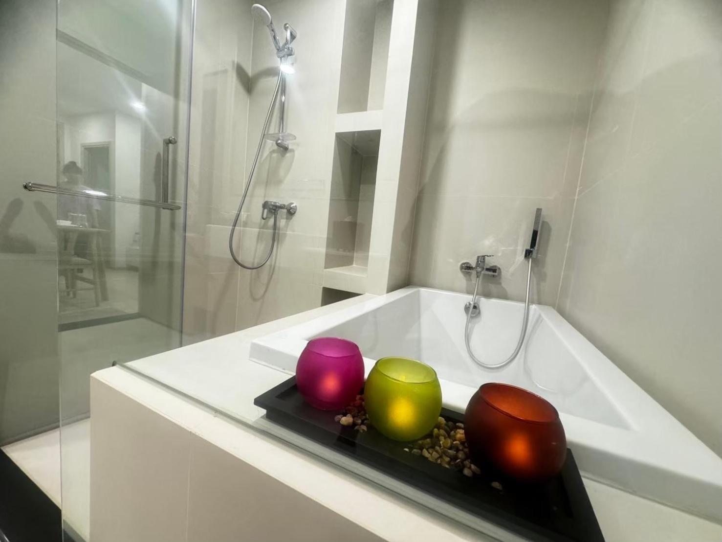 Ekamai 2 Bed Room Bangkok Buitenkant foto